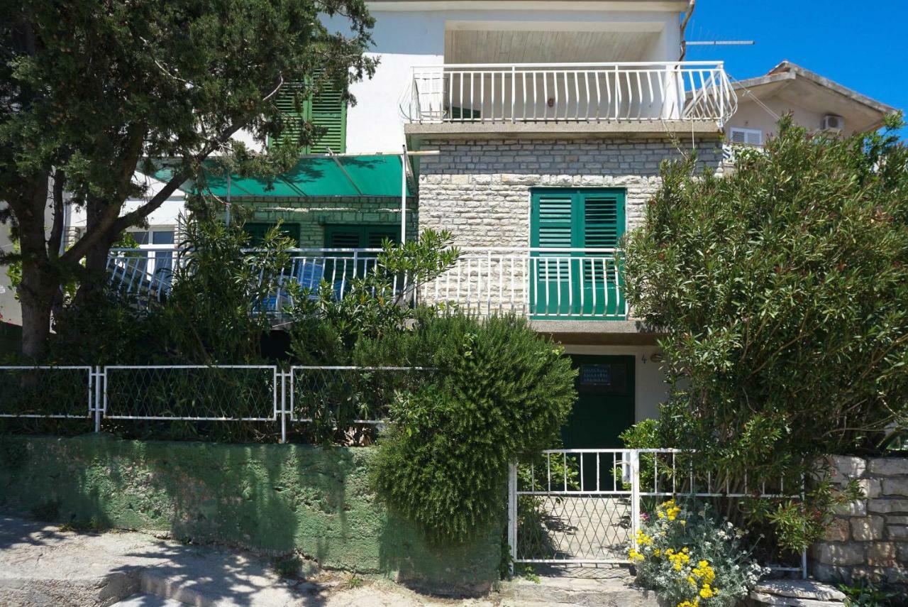Apartments Podatok 4 Primosten Exterior photo