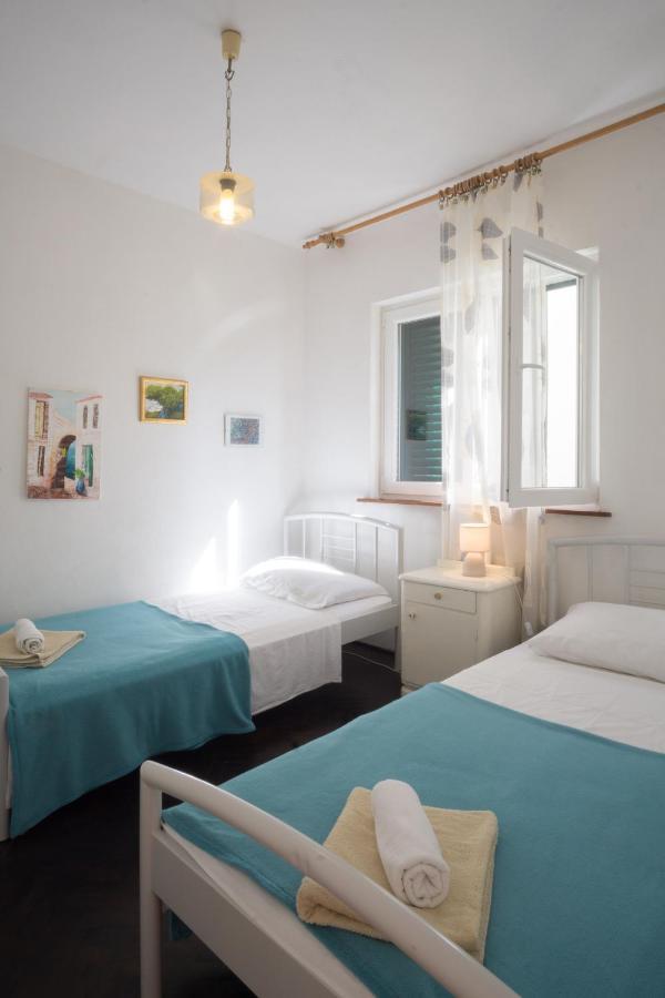 Apartments Podatok 4 Primosten Exterior photo
